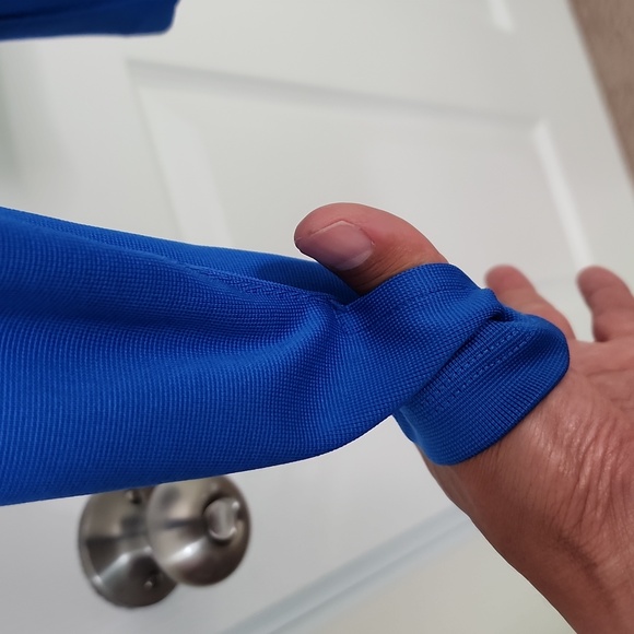 Nike Quarter Zip with Thumb Holes - Picture 6 of 6